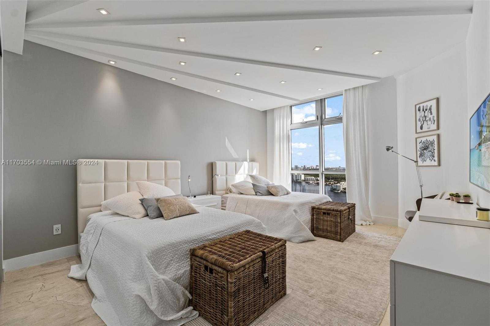 Small Image of 17301 BISCAYNE BLVD #PH-5, North Miami Beach Number 21