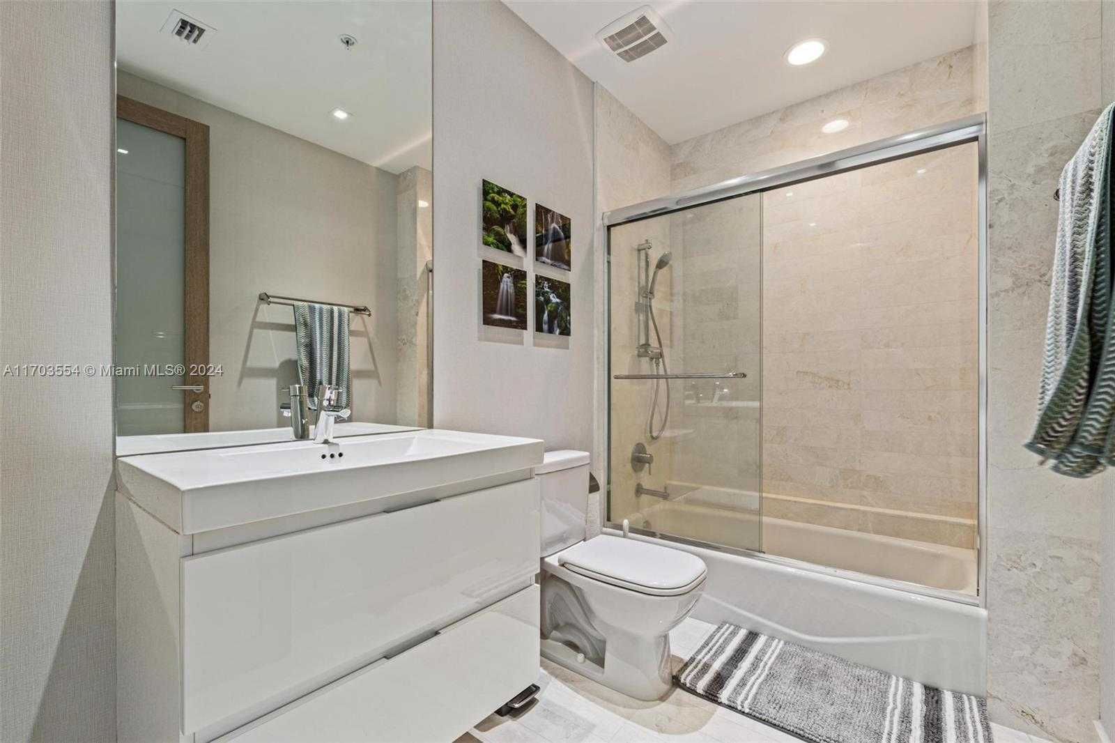Small Image of 17301 BISCAYNE BLVD #PH-5, North Miami Beach Number 23
