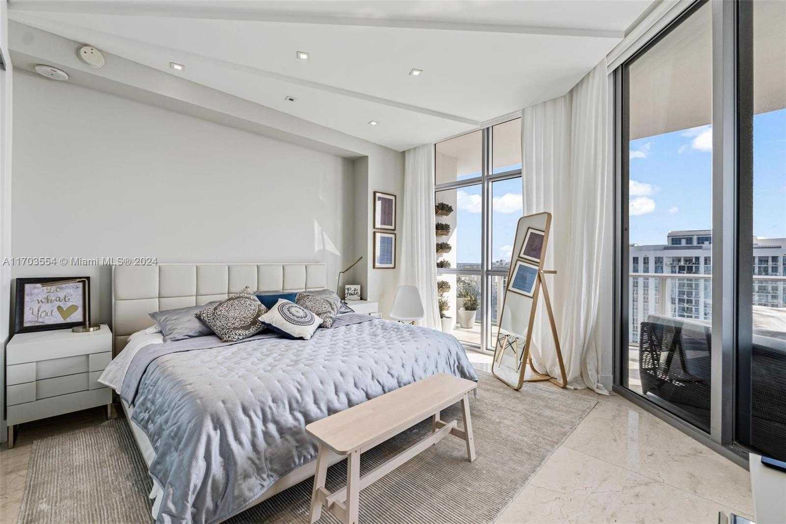 Small Image of 17301 BISCAYNE BLVD #PH-5, North Miami Beach Number 25
