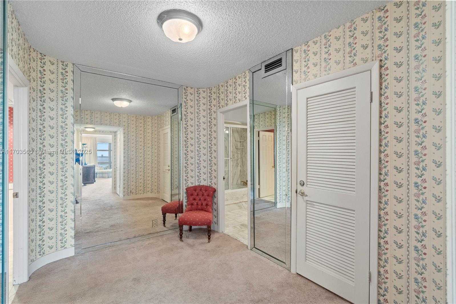 Small Image of 5500 COLLINS AVE #2302, Miami Beach Number 29
