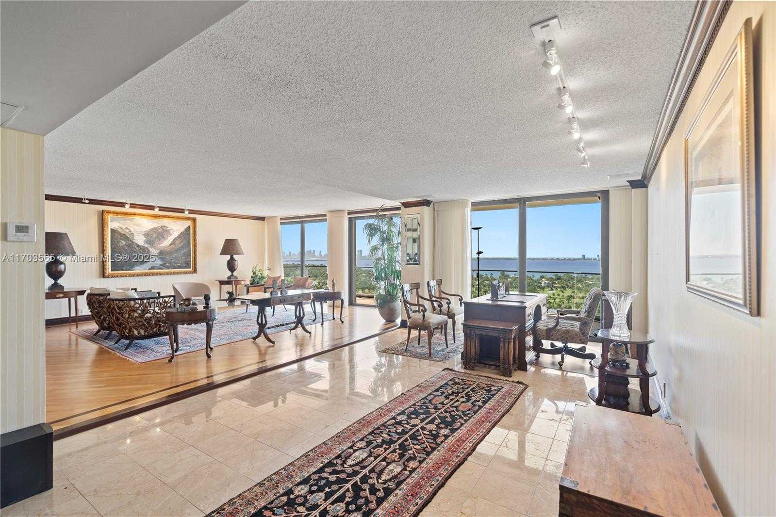 Small Image of 5500 COLLINS AVE #2302, Miami Beach Number 6