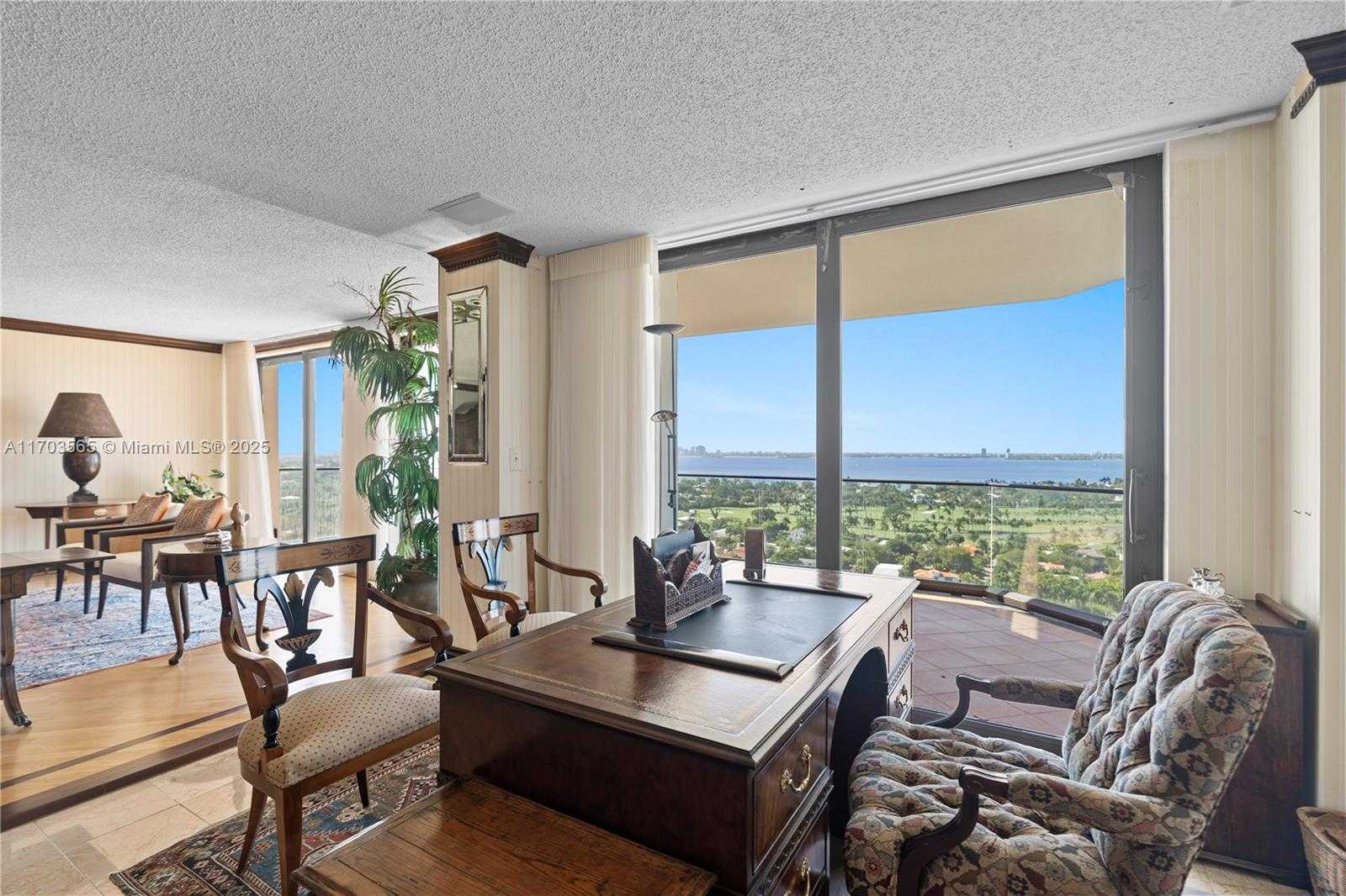 Small Image of 5500 COLLINS AVE #2302, Miami Beach Number 7