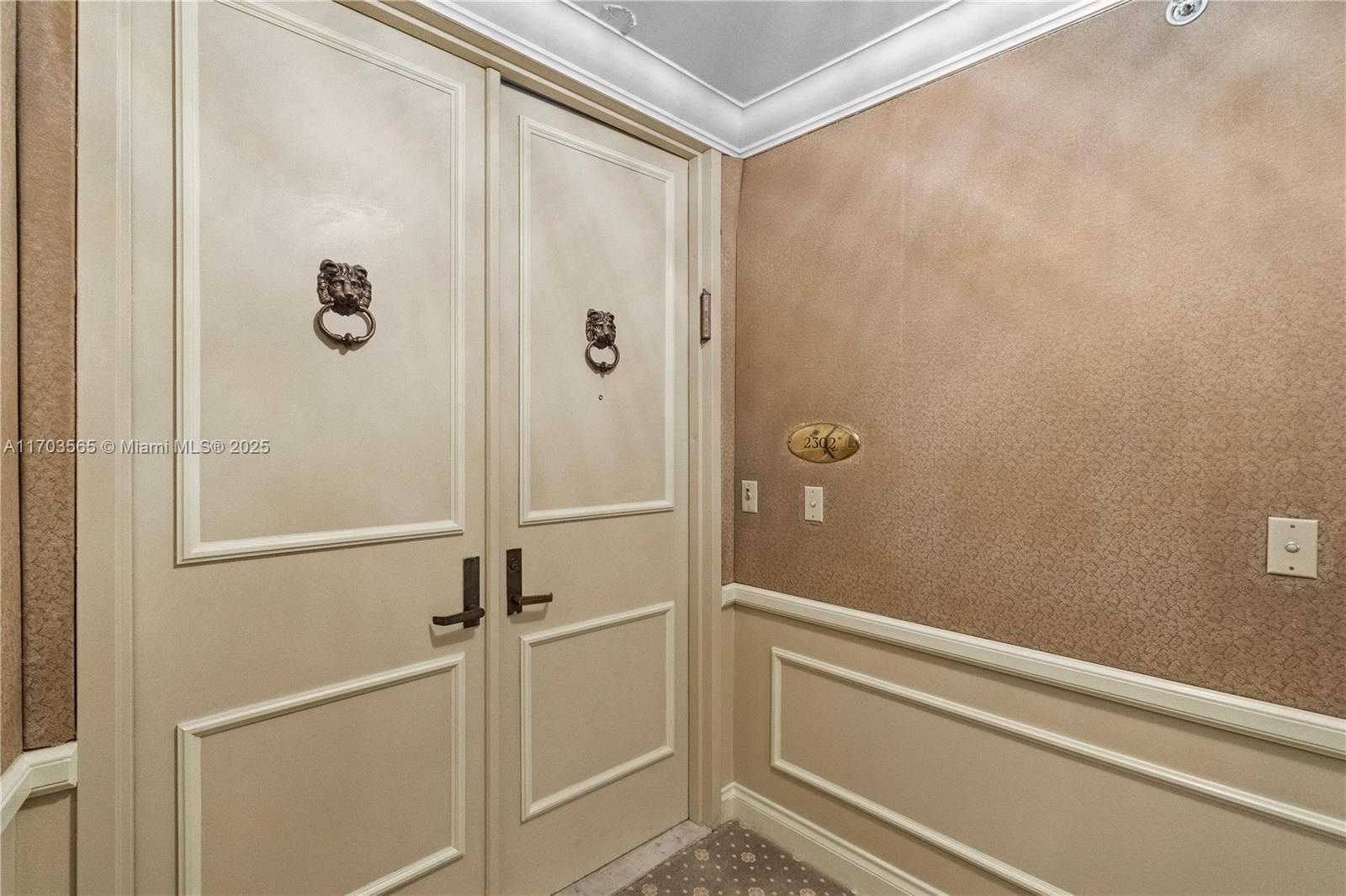 Small Image of 5500 COLLINS AVE #2302, Miami Beach Number 8