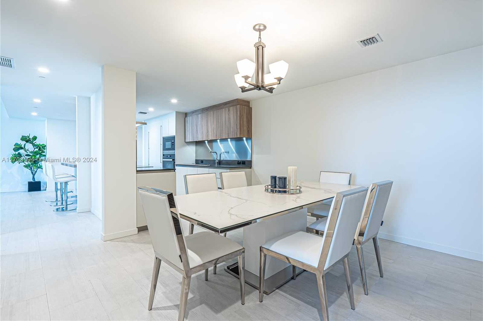 Small Image of 1000 BRICKELL PLZ #3806, Miami Number 11