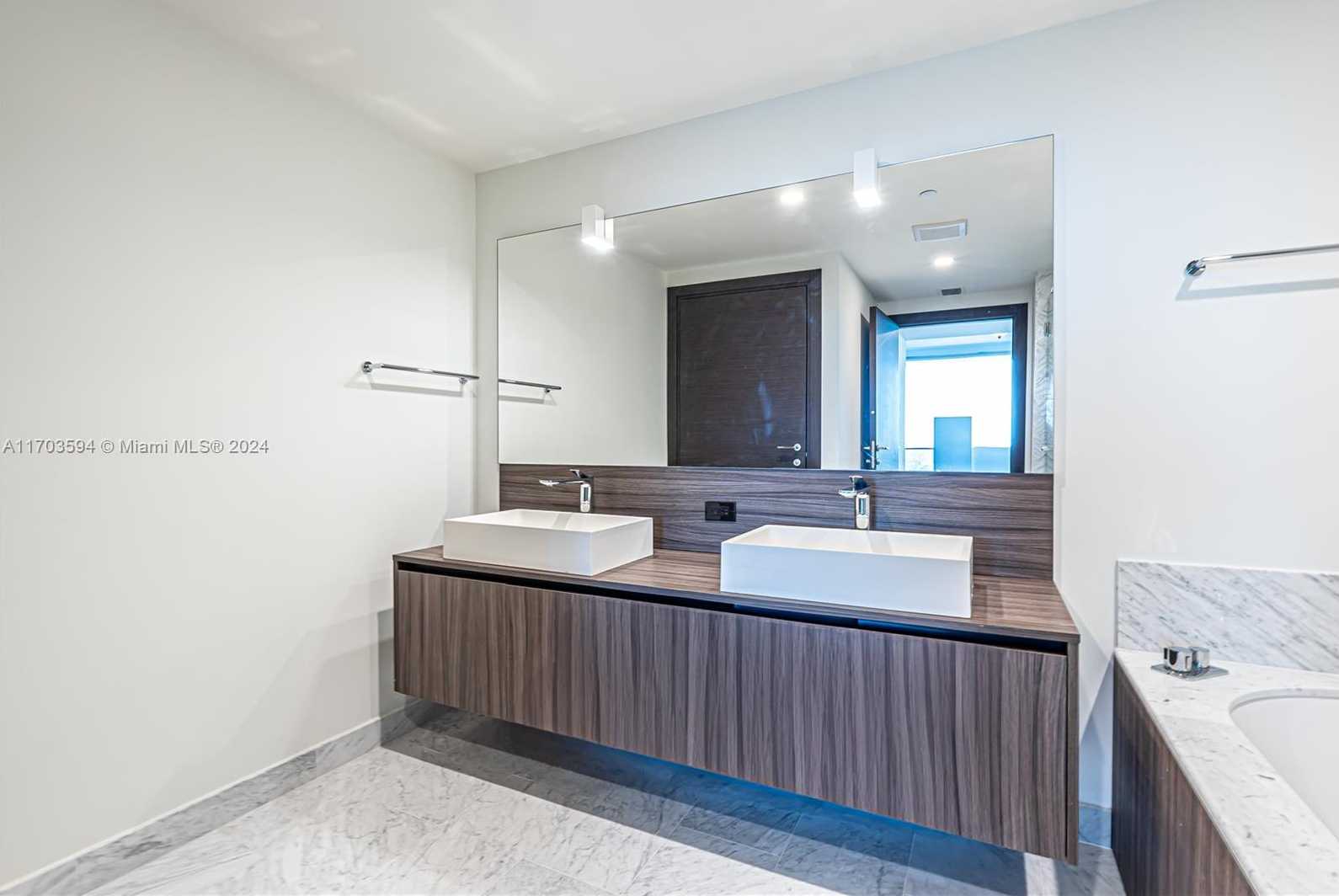 Small Image of 1000 BRICKELL PLZ #3806, Miami Number 20