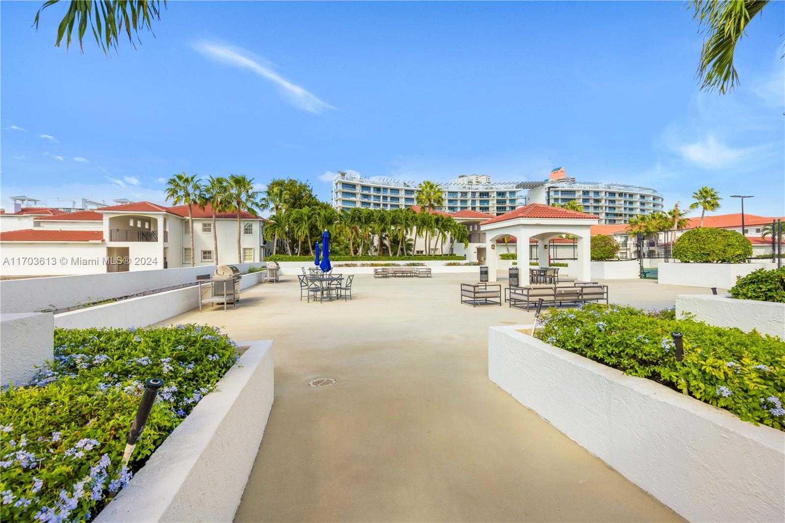 Small Image of 3105 NE 184th St, Aventura, FL 33160, USA Number 32