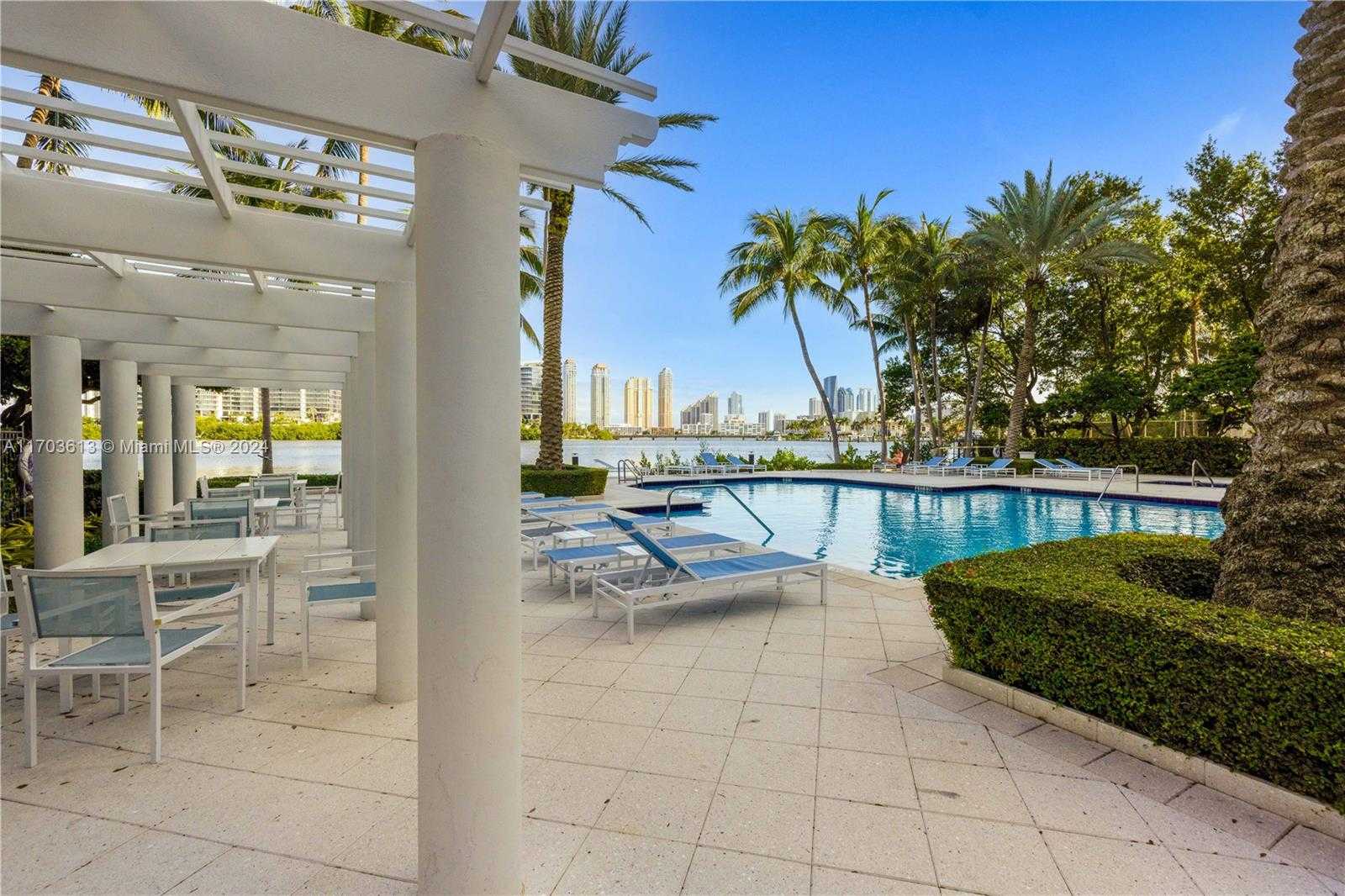 Small Image of 3105 NE 184th St, Aventura, FL 33160, USA Number 35
