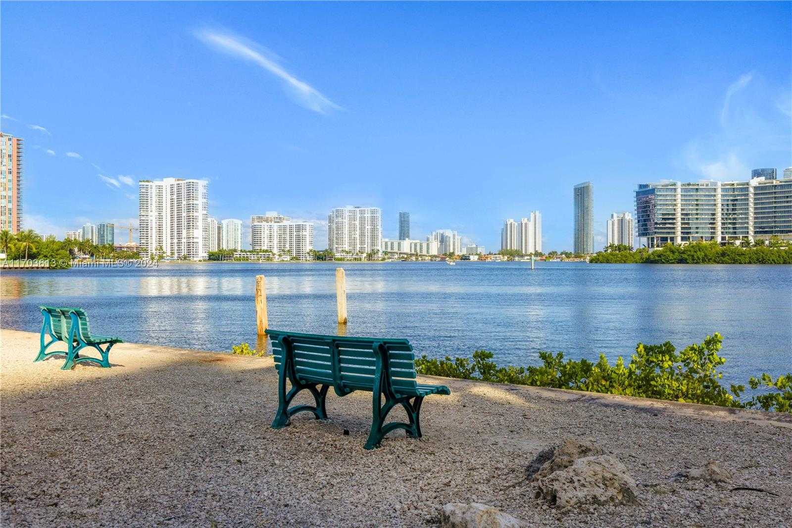 Small Image of 3105 NE 184th St, Aventura, FL 33160, USA Number 37