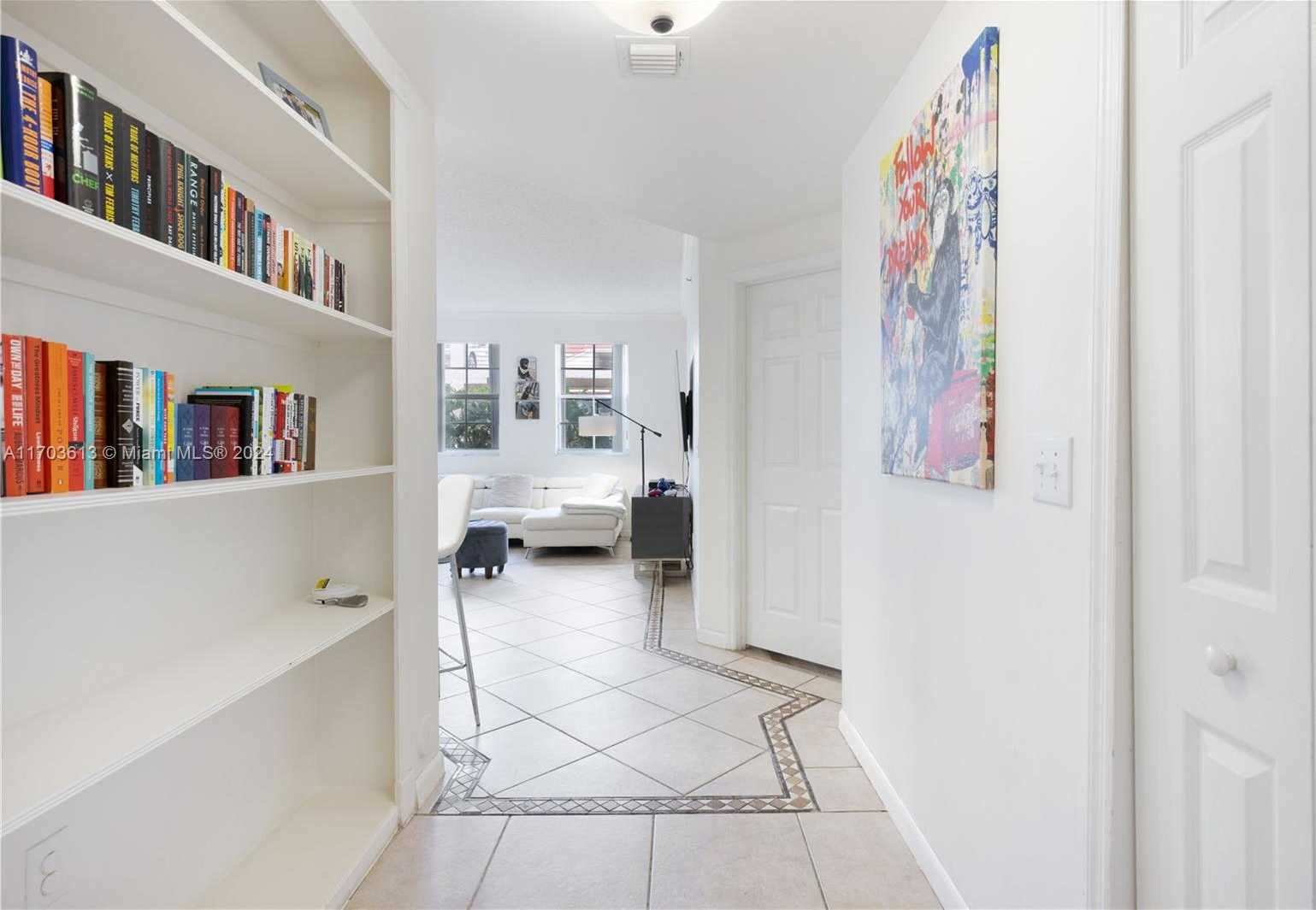 Small Image of 3105 NE 184th St, Aventura, FL 33160, USA Number 5
