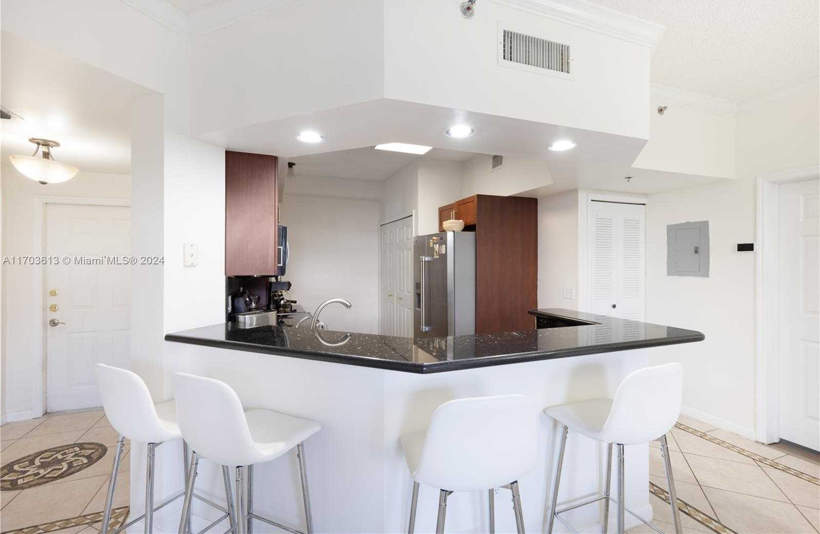 Small Image of 3105 NE 184th St, Aventura, FL 33160, USA Number 7