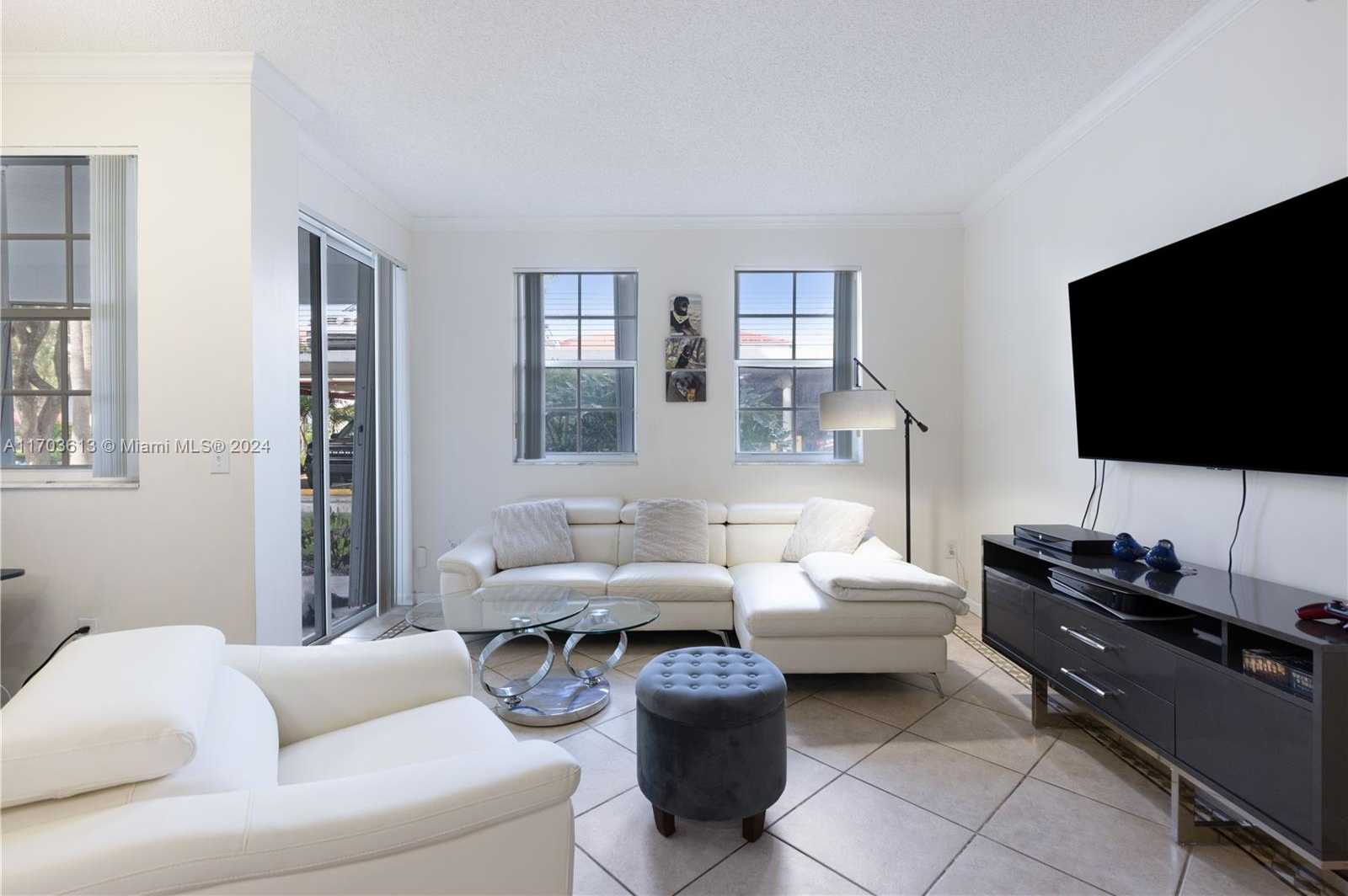 Small Image of 3105 NE 184th St, Aventura, FL 33160, USA Number 8