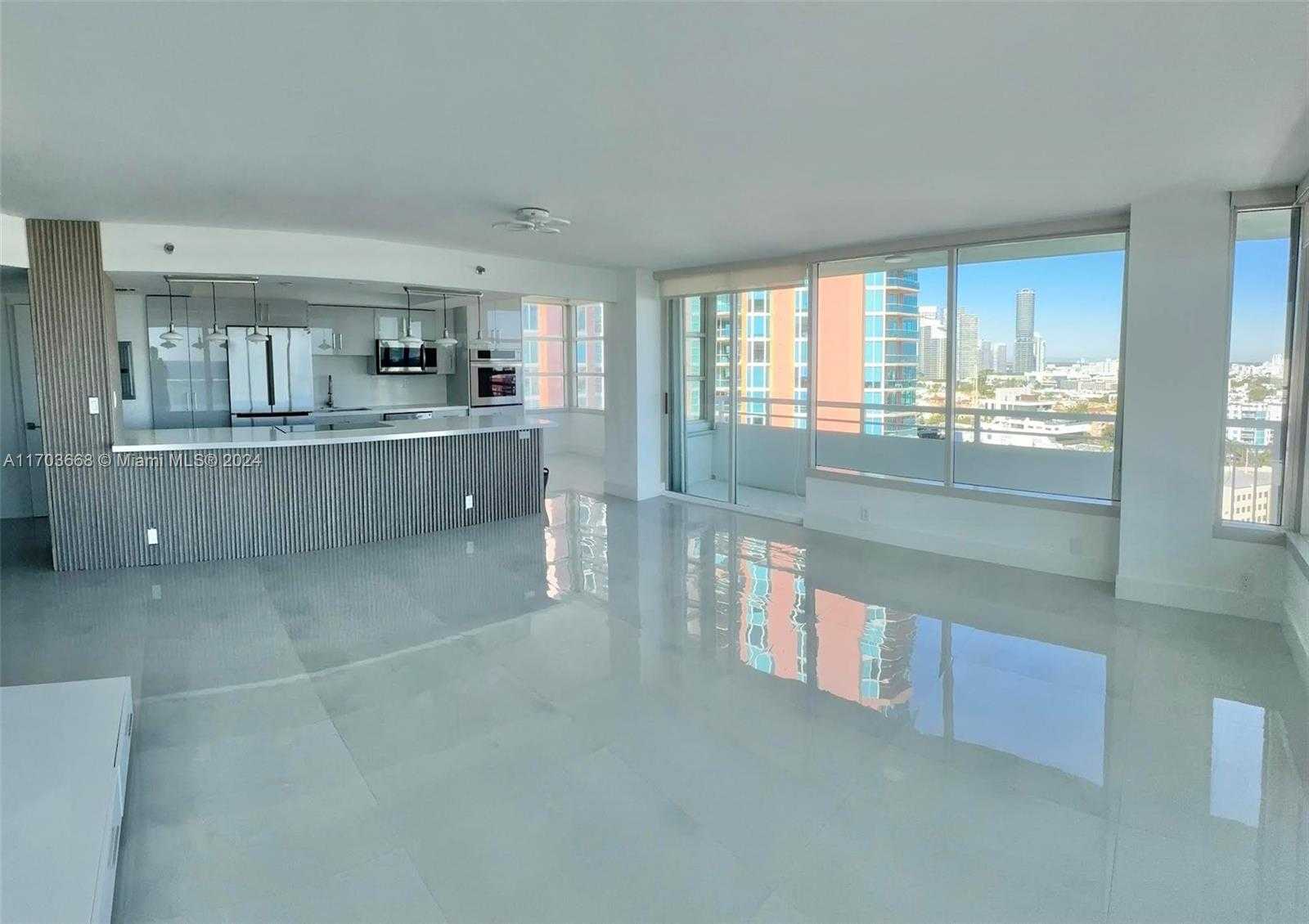 Small Image of 400 SOUTH POINTE DR #1610, Miami Beach Number 3