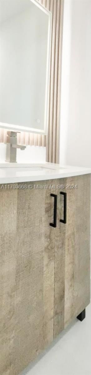 Small Image of 400 SOUTH POINTE DR #1610, Miami Beach Number 7