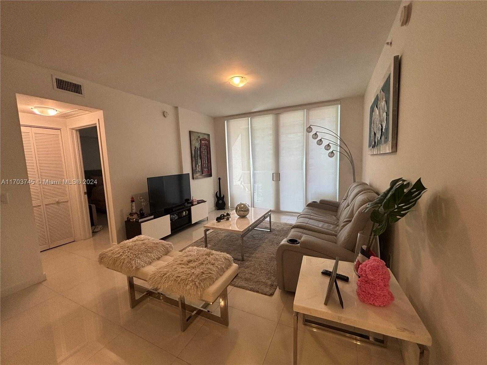 Small Image of 7825 NORTH WEST 107TH AVE #310, Doral Number 5