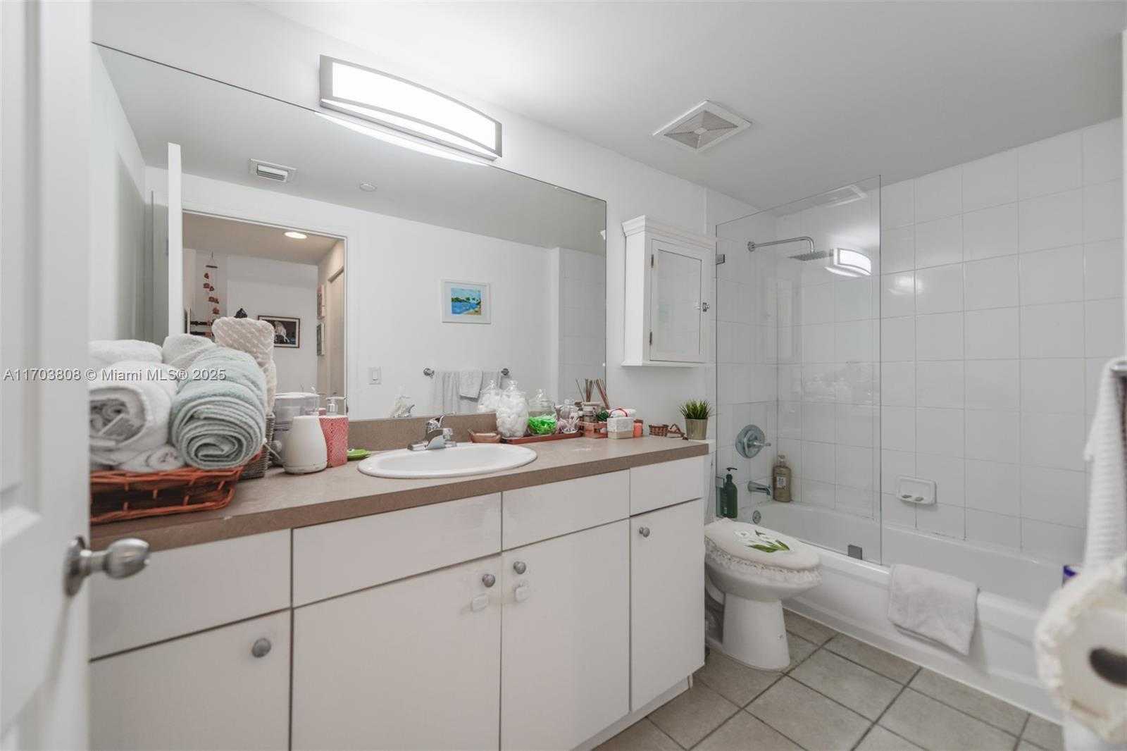 Small Image of 1250 SOUTH MIAMI AVE #2003, Miami Number 22