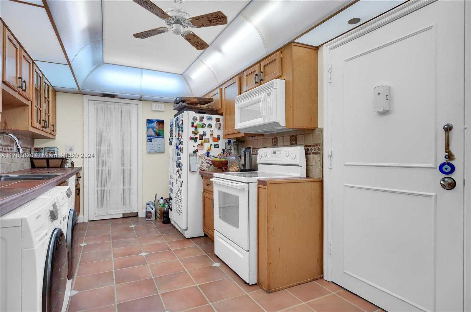 Small Image of 1121 CRANDON BLVD #E803, Key Biscayne Number 27