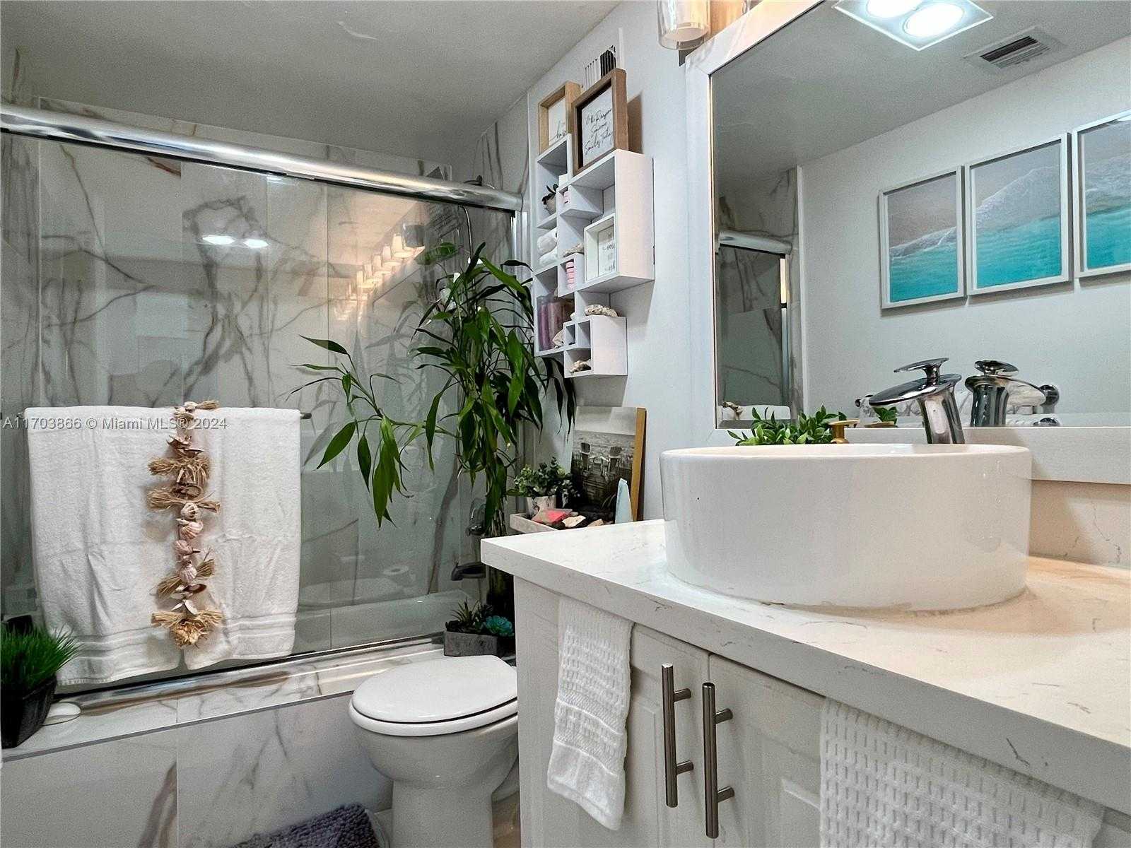 Small Image of 9195 COLLINS AVE #1013, Surfside Number 14