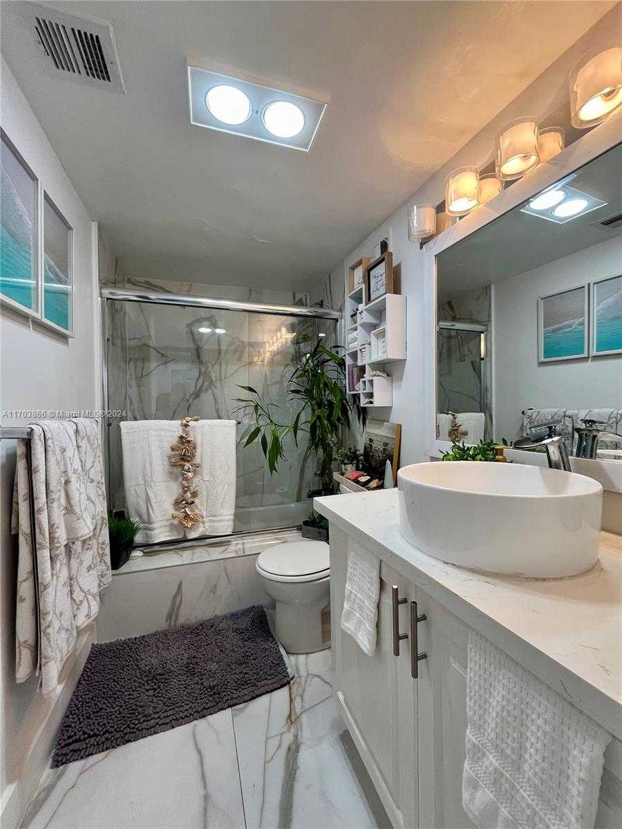 Small Image of 9195 COLLINS AVE #1013, Surfside Number 16
