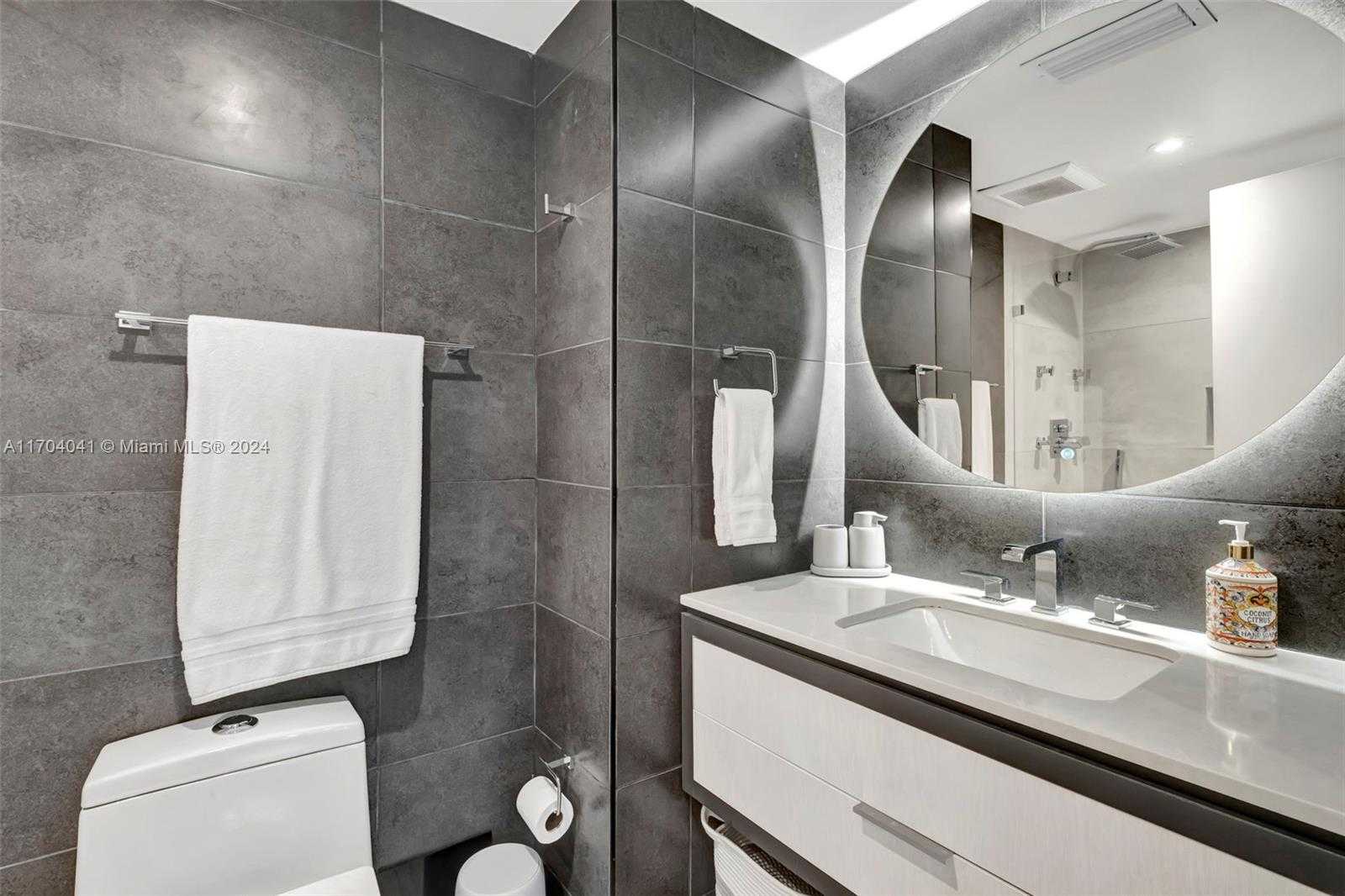 Small Image of 2301 COLLINS AVE #634/635, Miami Beach Number 13