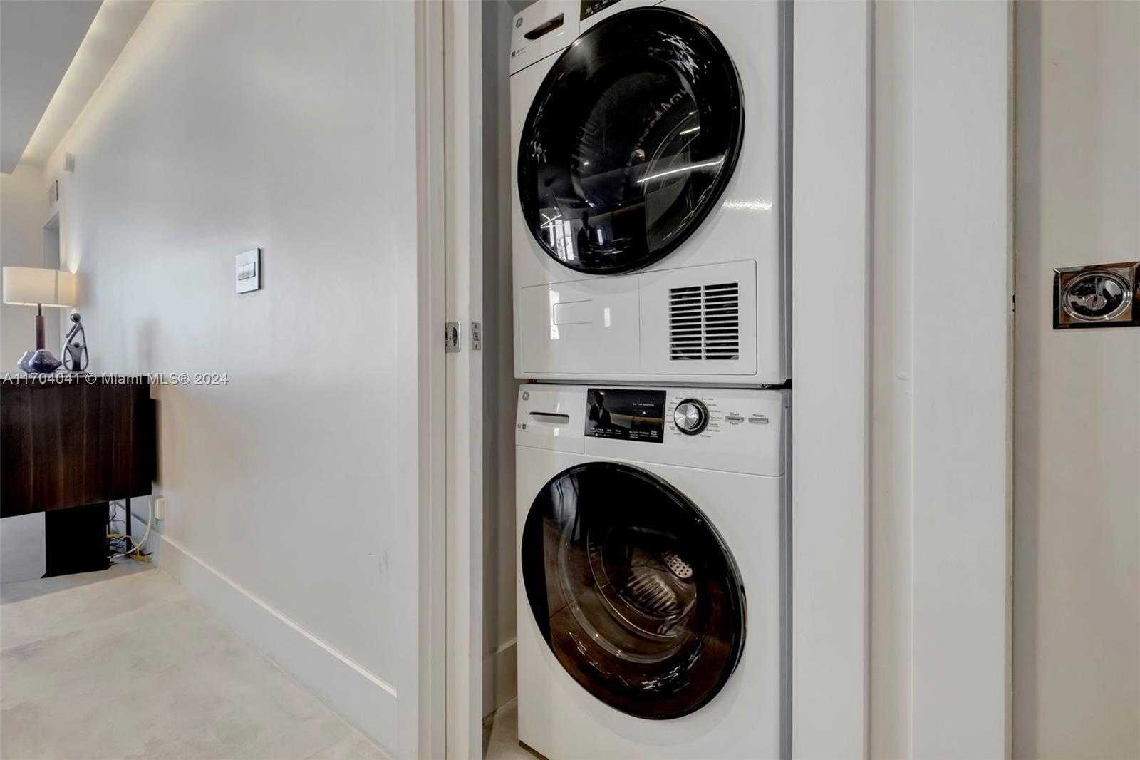 Small Image of 2301 COLLINS AVE #634/635, Miami Beach Number 15