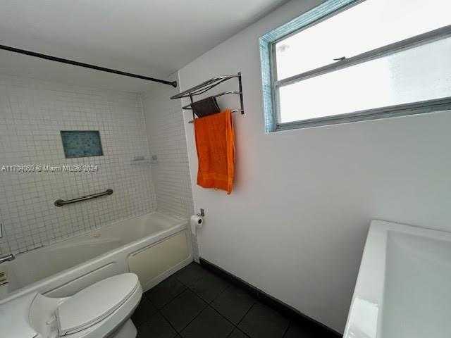Small Image of 1075 93RD ST #401, Bay Harbor Islands Number 16