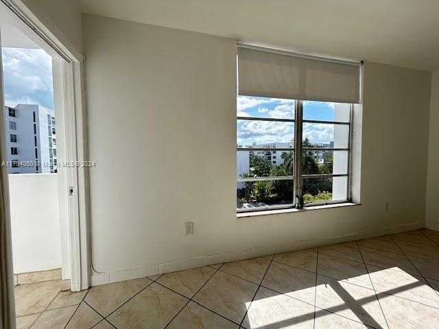 Small Image of 1075 93RD ST #401, Bay Harbor Islands Number 18