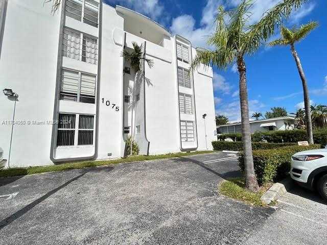 Small Image of 1075 93RD ST #401, Bay Harbor Islands Number 2