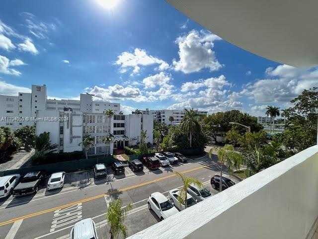Small Image of 1075 93RD ST #401, Bay Harbor Islands Number 35