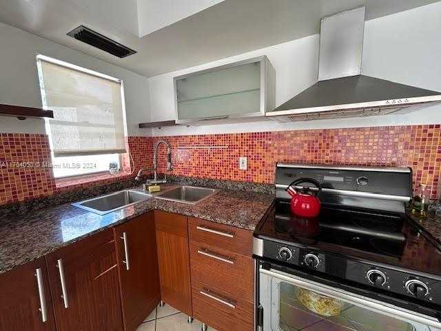 Small Image of 1075 93RD ST #401, Bay Harbor Islands Number 5