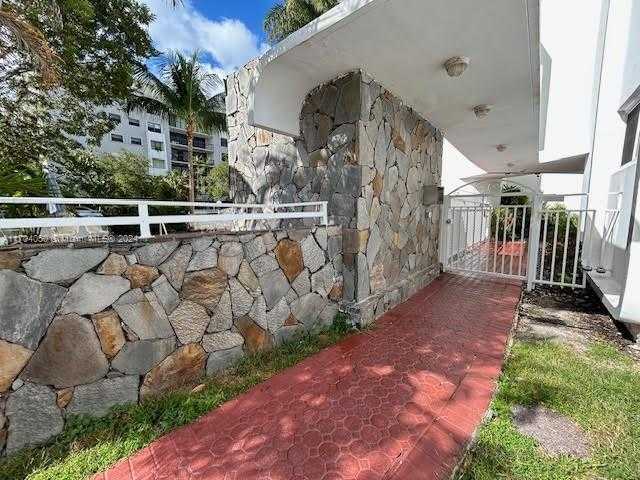 Small Image of 1075 93RD ST #401, Bay Harbor Islands Number 53