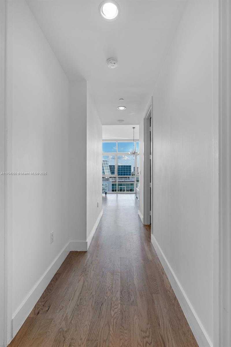 Small Image of 201 AQUA AVE #PH4, Miami Beach Number 14