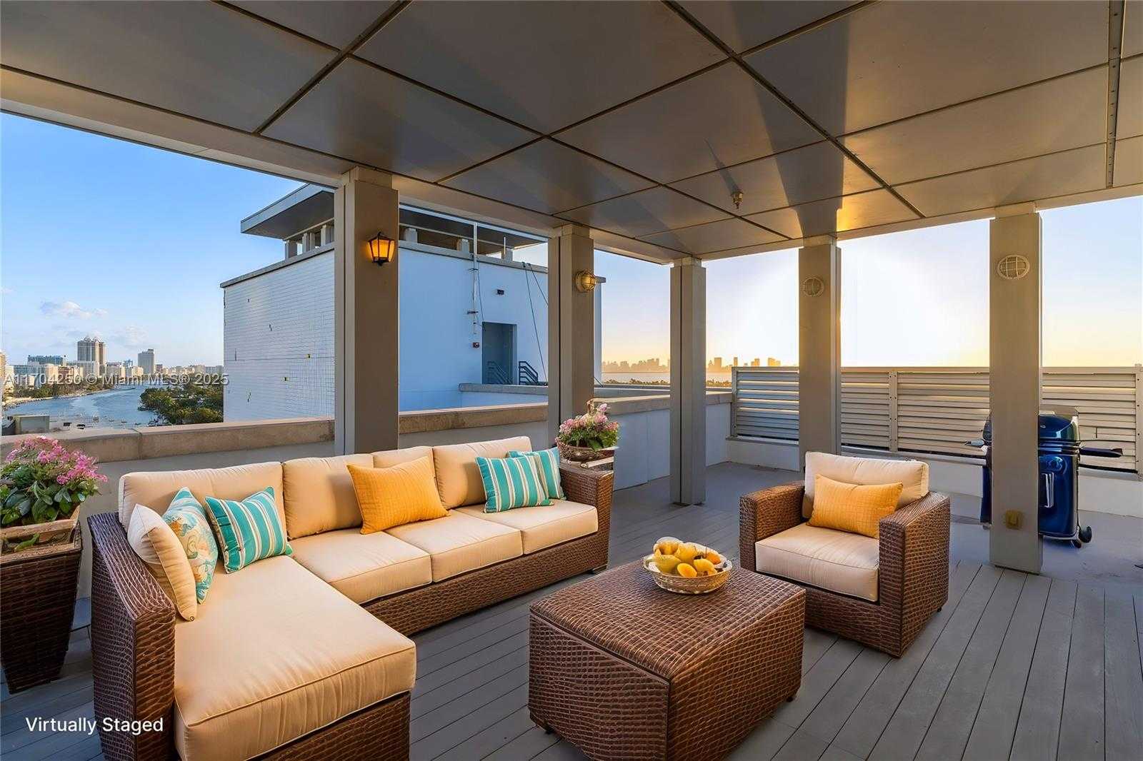 Small Image of 201 AQUA AVE #PH4, Miami Beach Number 3