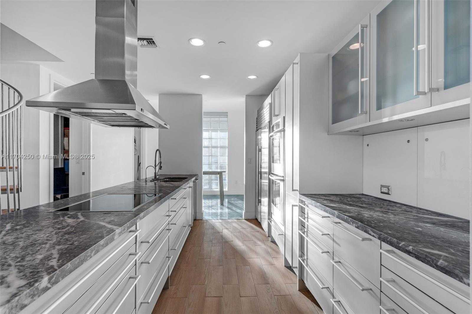 Small Image of 201 AQUA AVE #PH4, Miami Beach Number 6