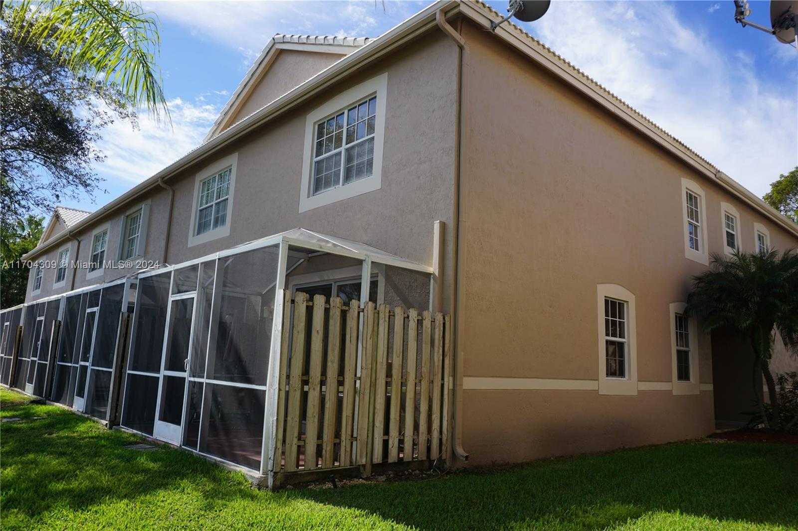 Small Image of 1868 SALERNO CIR #1868, Weston Number 31