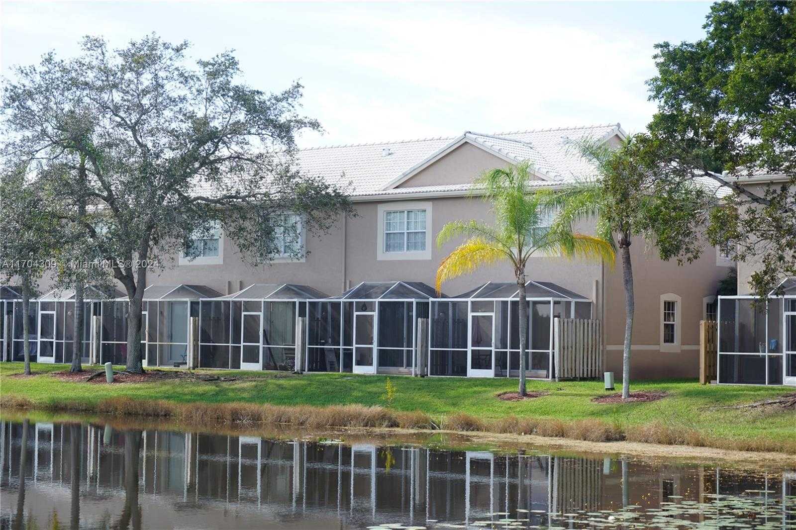 Small Image of 1868 SALERNO CIR #1868, Weston Number 33