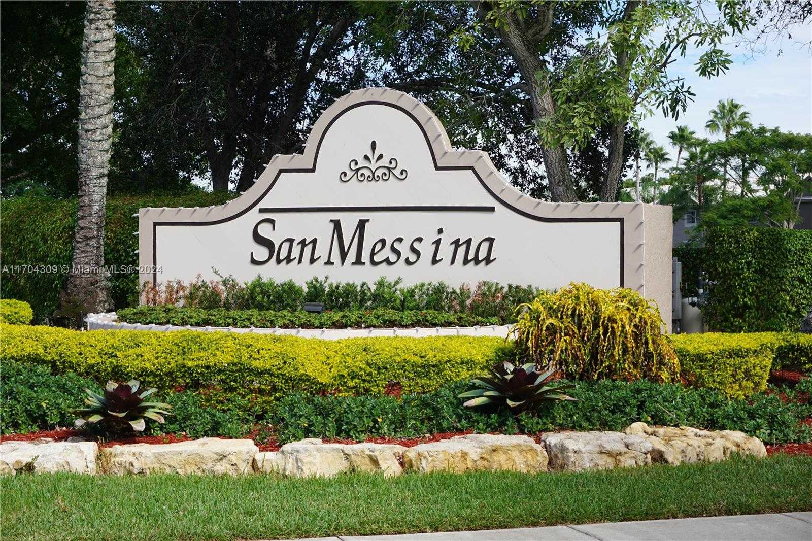 Small Image of 1868 SALERNO CIR #1868, Weston Number 35