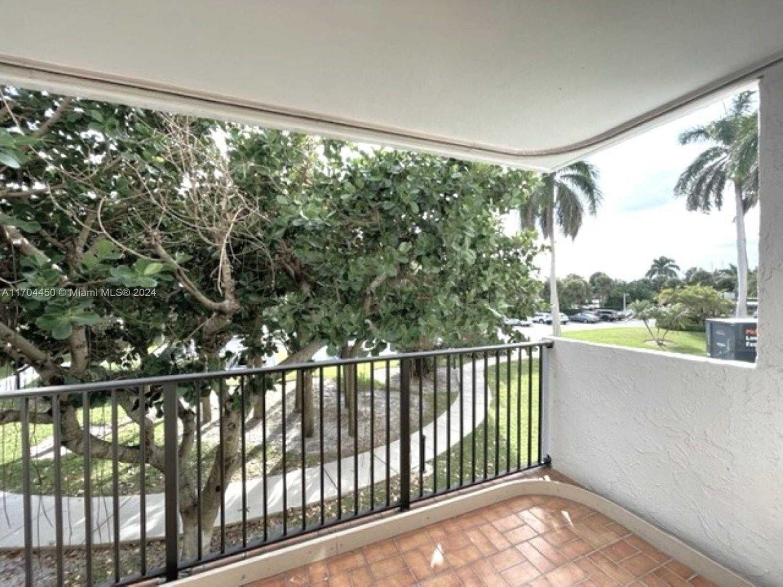 Small Image of 1201 SOUTH OCEAN DR #206S, Hollywood Number 4