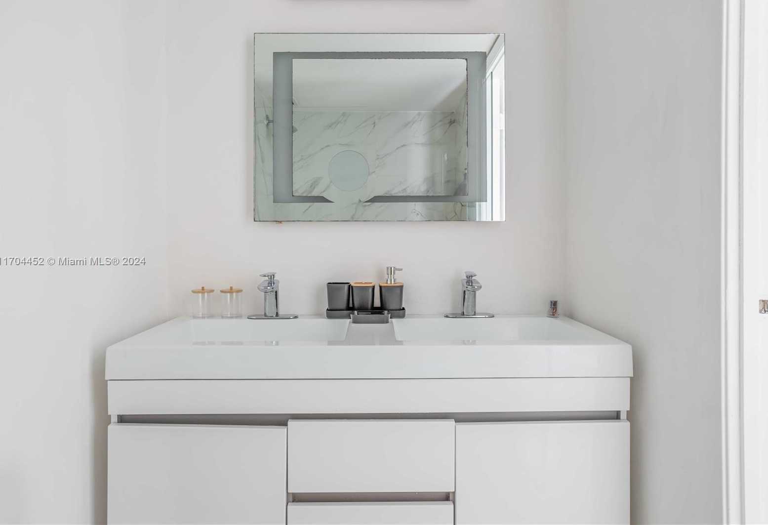 Small Image of 18051 BISCAYNE BLVD #1904-1, Aventura Number 16