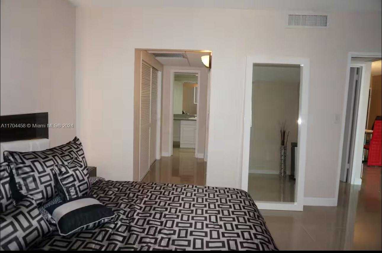 Small Image of 4001 SOUTH OCEAN DR #15H, Hollywood Number 14