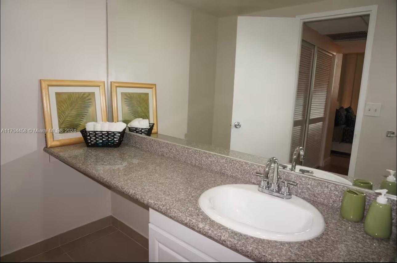 Small Image of 4001 SOUTH OCEAN DR #15H, Hollywood Number 17