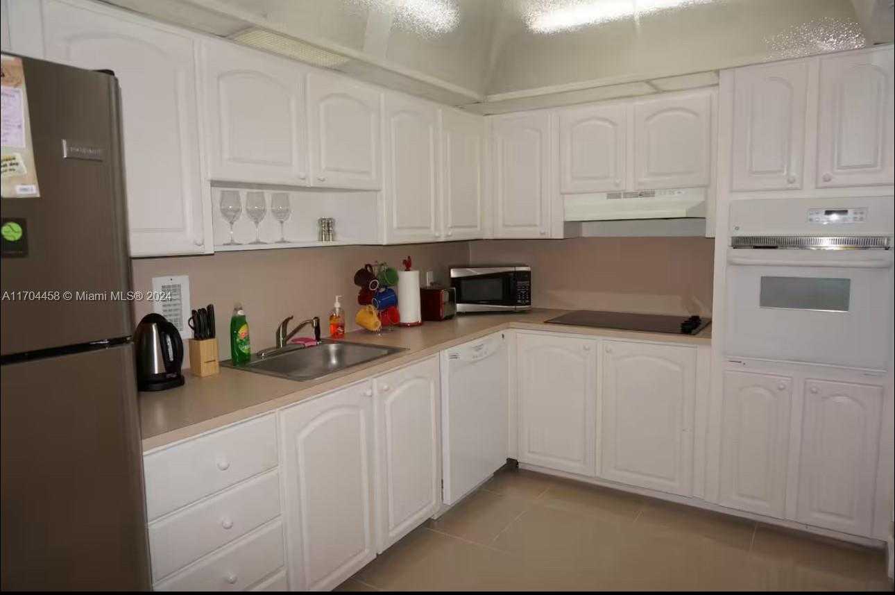 Small Image of 4001 SOUTH OCEAN DR #15H, Hollywood Number 7
