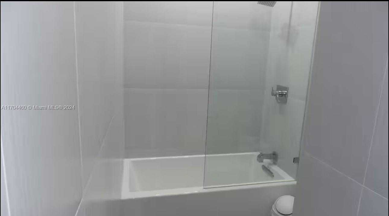 Small Image of 4001 SOUTH OCEAN DR #PH3, Hollywood Number 11