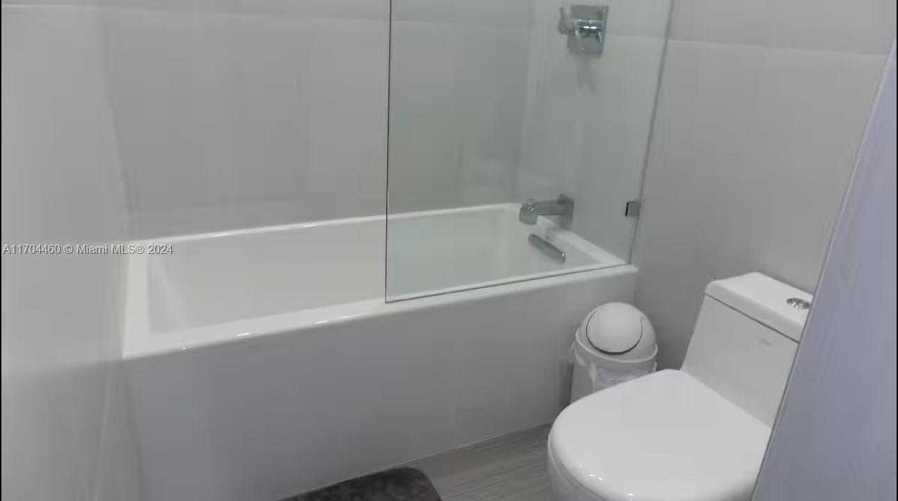 Small Image of 4001 SOUTH OCEAN DR #PH3, Hollywood Number 12