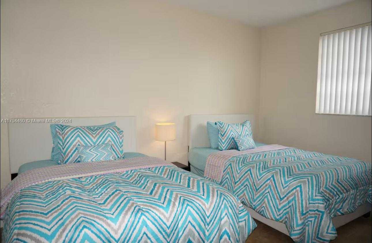 Small Image of 4001 SOUTH OCEAN DR #PH3, Hollywood Number 16