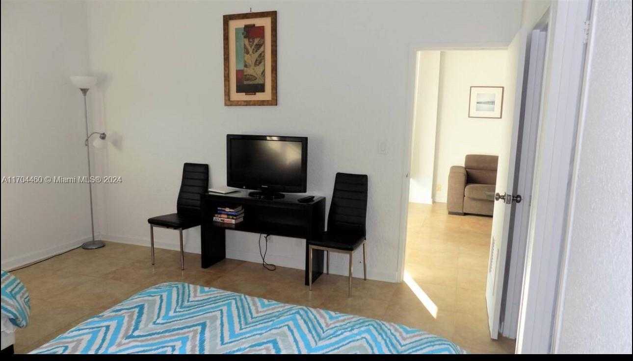 Small Image of 4001 SOUTH OCEAN DR #PH3, Hollywood Number 18