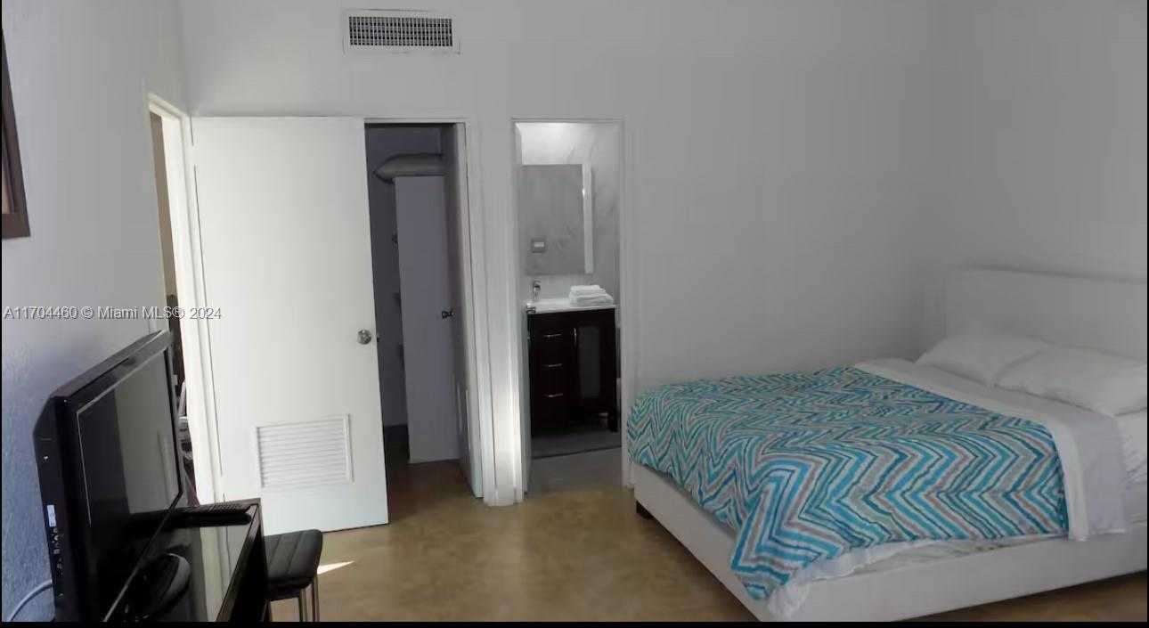 Small Image of 4001 SOUTH OCEAN DR #PH3, Hollywood Number 19