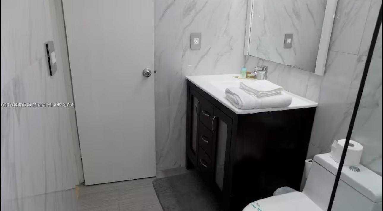 Small Image of 4001 SOUTH OCEAN DR #PH3, Hollywood Number 20
