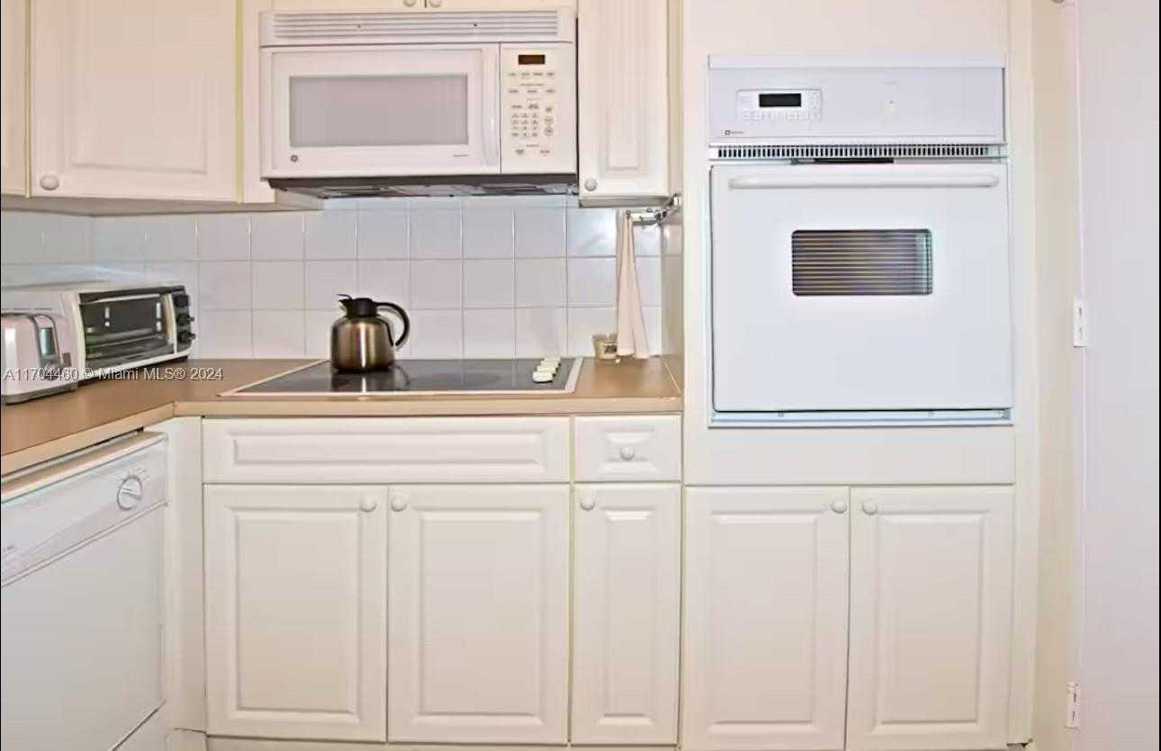Small Image of 4001 SOUTH OCEAN DR #PH3, Hollywood Number 24