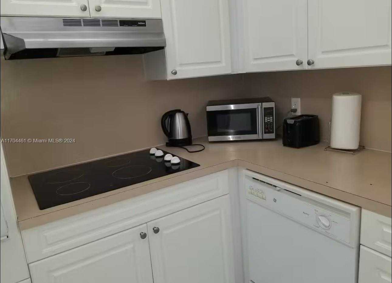 Small Image of 4001 SOUTH OCEAN DR #4D, Hollywood Number 9