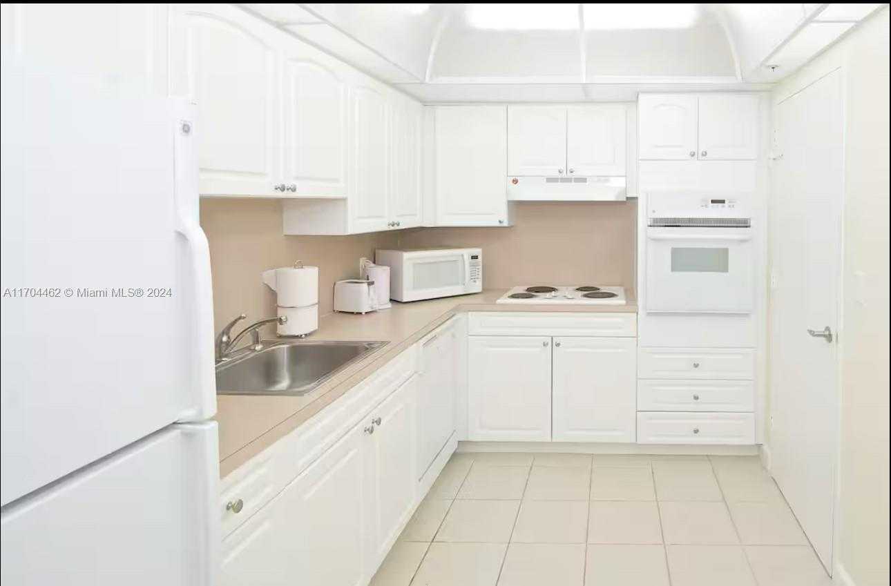 Small Image of 4001 SOUTH OCEAN DR #12C, Hollywood Number 9